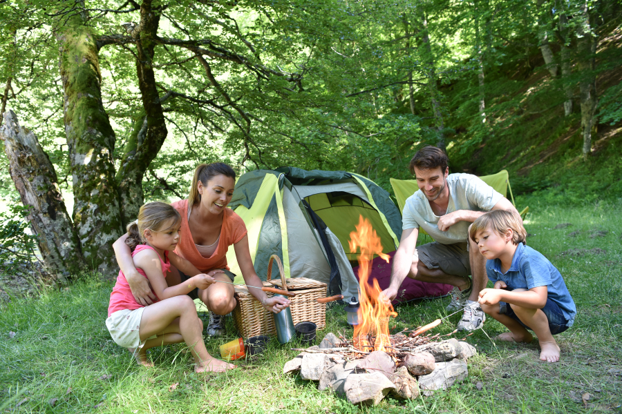 famille au camping nature Verdon